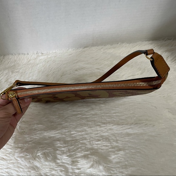 SOLD Authentic MCM Anya Removable Zip Pouch - Picture 7 of 9